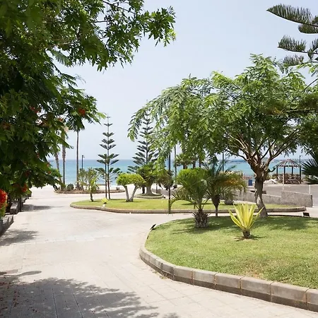 Lovely With Sea View * أرونا